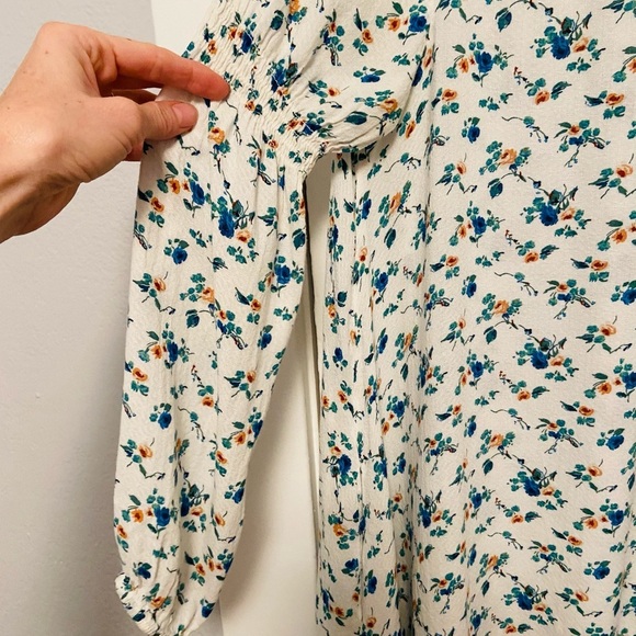 WAYF Floral Keyhole Front Tunic Top size Small - Picture 10 of 10